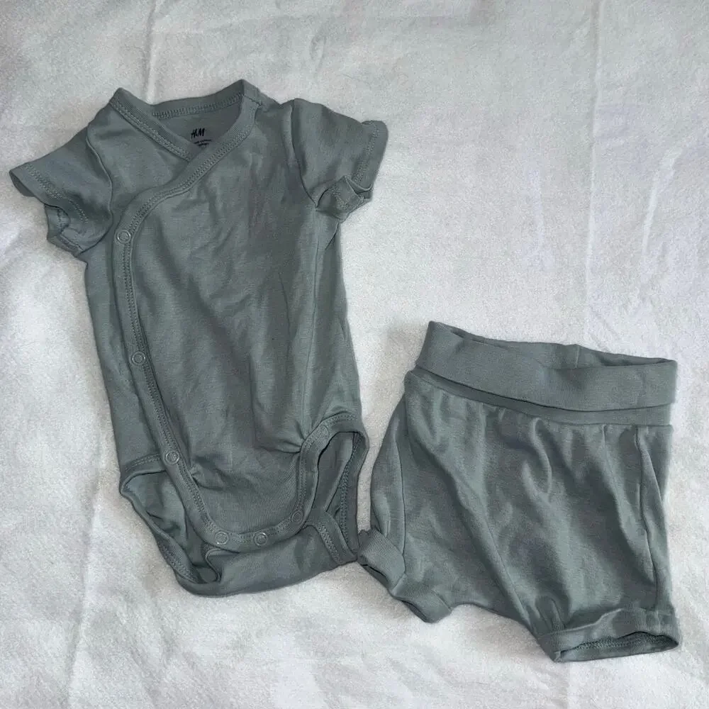 H&M Baby Sage Green Blue Outfit Set 3 Months Shorts Bodysuit Gender Neutral